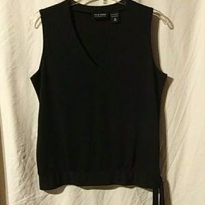 Sleeveless, V-neck new york&co  blouse
